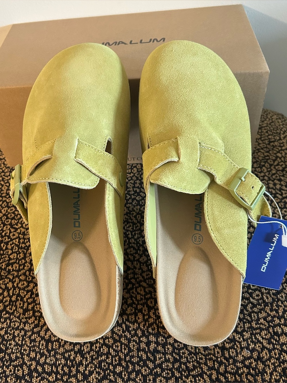 Women's 9.5 Suede Clog Mules in Light Lime Green